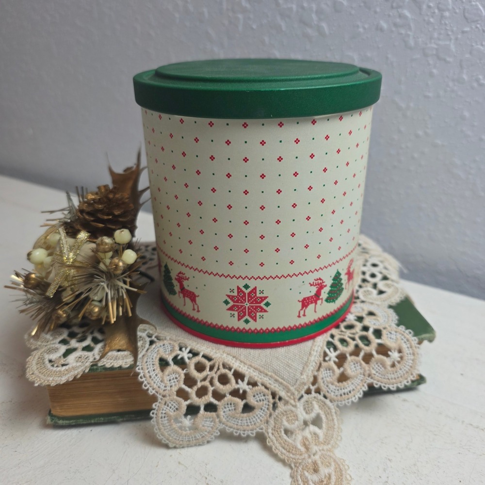 Vintage Potpourri Press‎ Christmas Reindeer Tin Green Red Fair Isle Festive